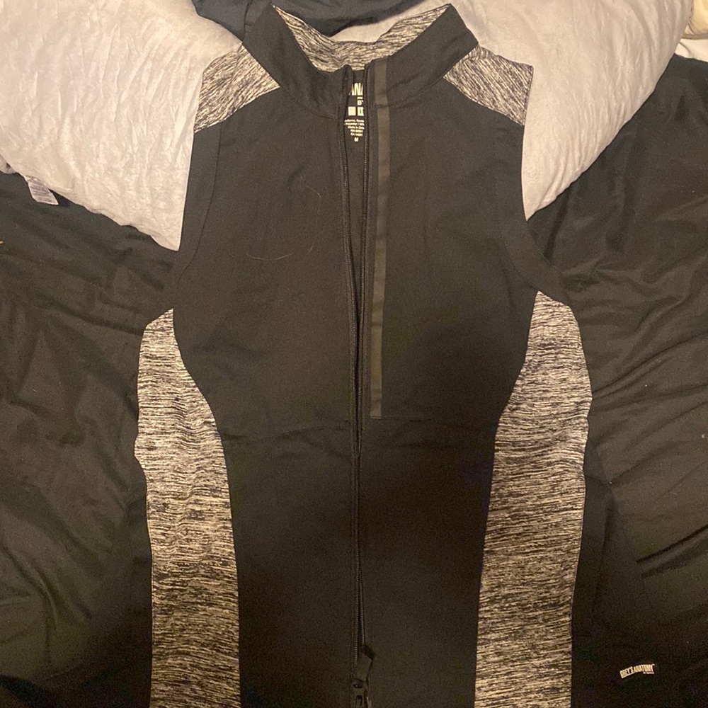 Scrub vest